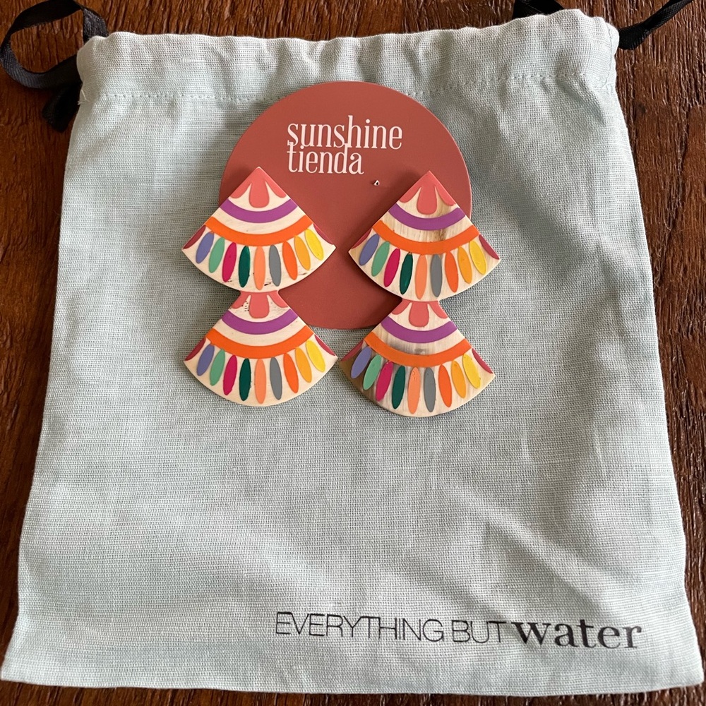 Sunshine Tienda Colorful Fan Earrings